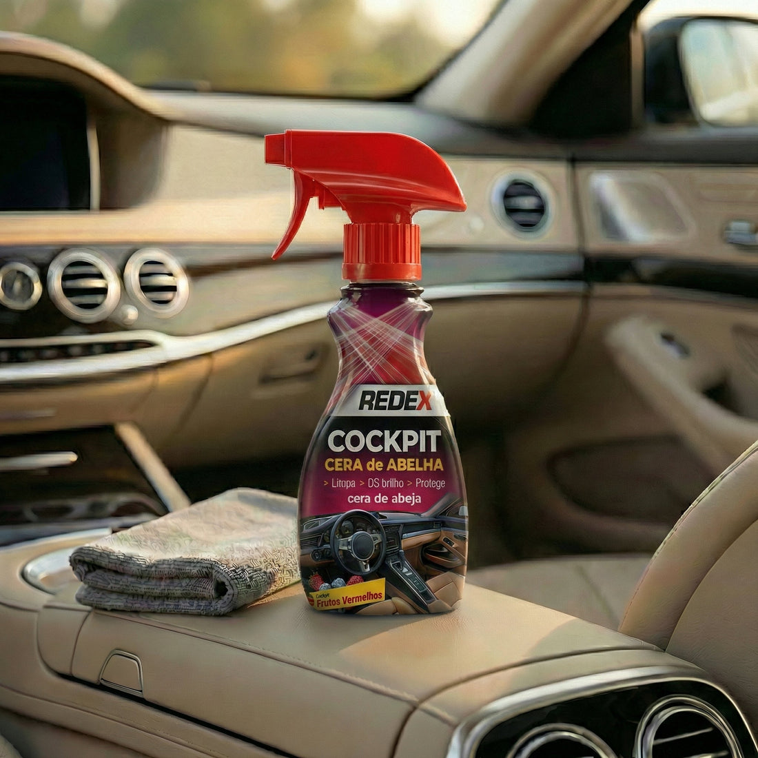 Redex Cockpit Cera de Abelha: brilho renovado para plásticos interiores e exteriores