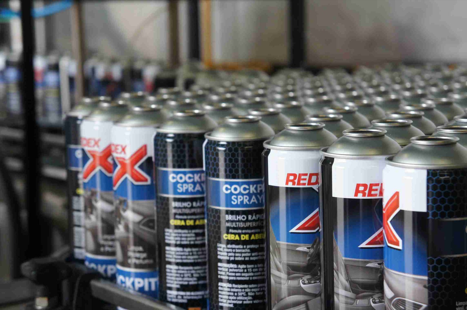 Linha de aerossóis Redex na fábrica Plurifil